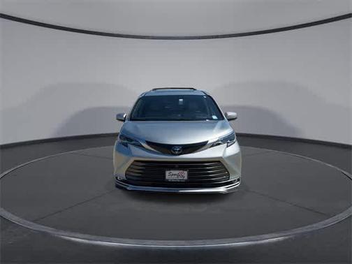 2025 Toyota Sienna Platinum 7 Passenger