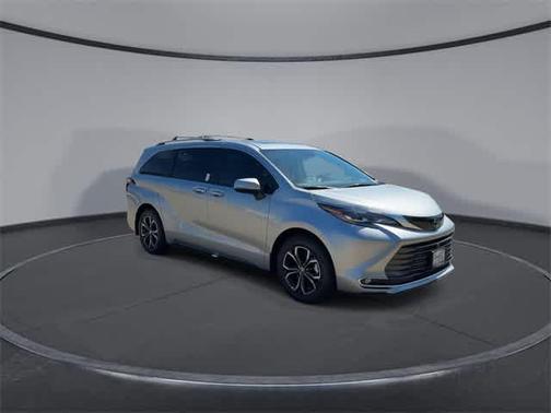 2025 Toyota Sienna Platinum 7 Passenger