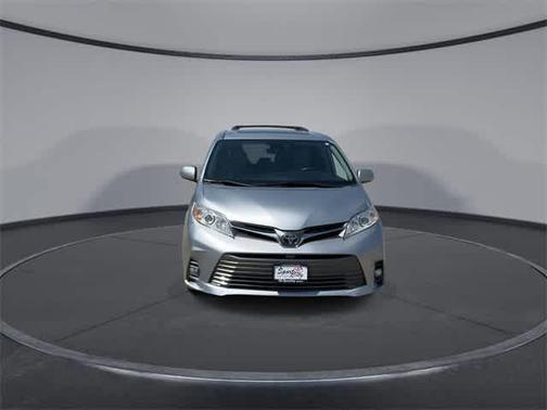2019 Toyota Sienna XLE