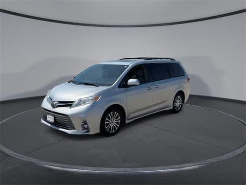 2019 Toyota Sienna XLE