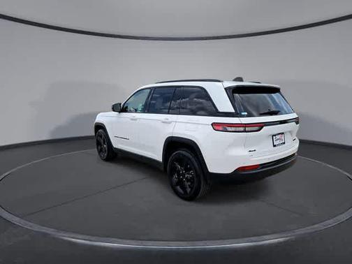 Bright White Clearcoat 2023 Jeep Grand Cherokee Limited