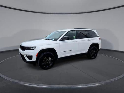 Bright White Clearcoat 2023 Jeep Grand Cherokee Limited