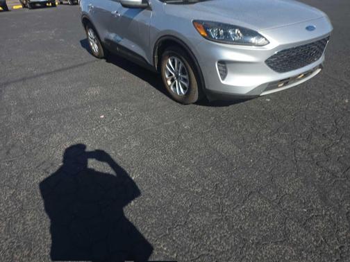 SILVER 2020 Ford Escape SE