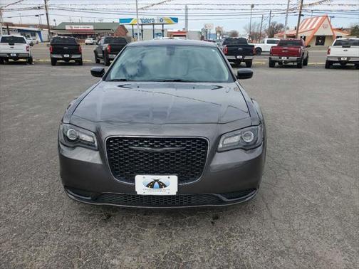 2020 Chrysler 300 Touring