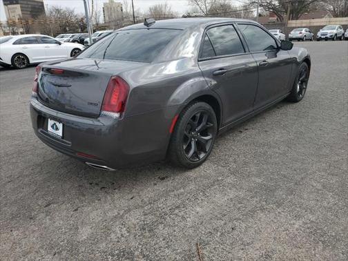 2020 Chrysler 300 Touring
