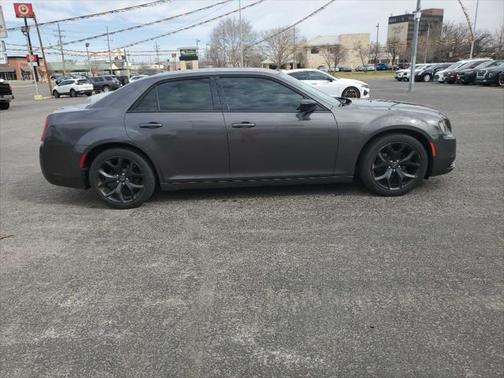 2020 Chrysler 300 Touring