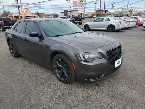 2020 Chrysler 300 Touring