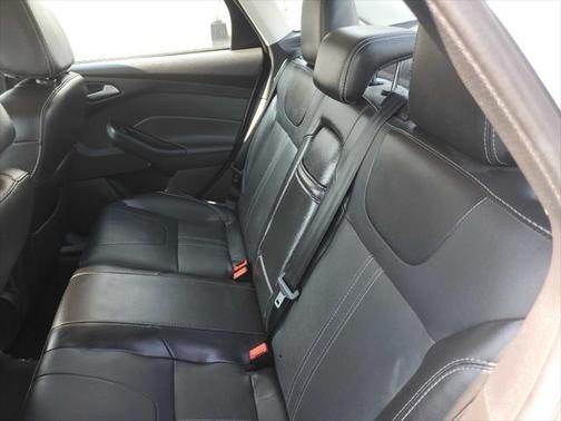 SILVER 2013 Ford Focus SE