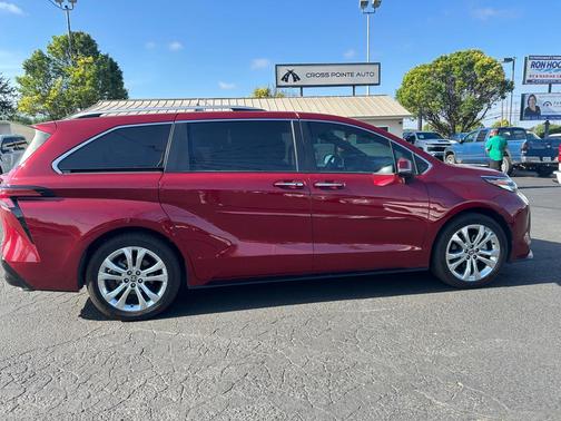 RED 2023 Toyota Sienna Platinum
