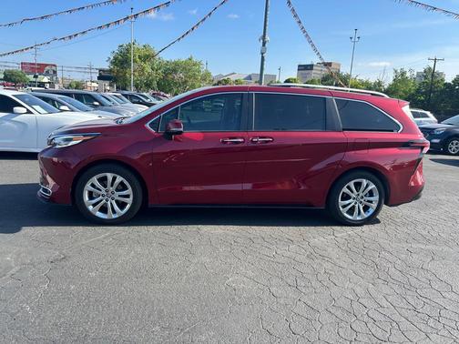 RED 2023 Toyota Sienna Platinum
