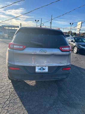 2015 Jeep Cherokee Sport