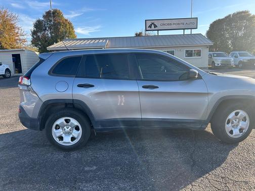 2015 Jeep Cherokee Sport