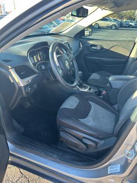 2015 Jeep Cherokee Sport