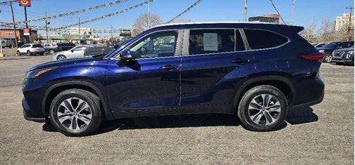 2023 Toyota Highlander LE