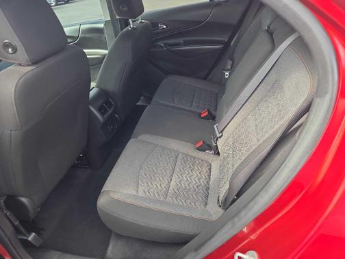 RED 2022 Chevrolet Equinox 1LT