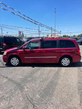 2016 Chrysler Town & Country Touring