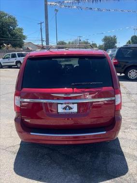 2016 Chrysler Town & Country Touring