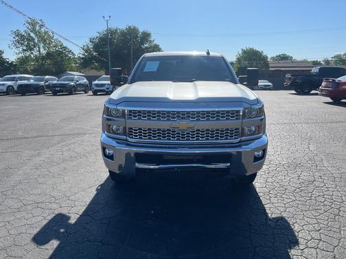 SILVER 2019 Chevrolet Silverado 2500 LT