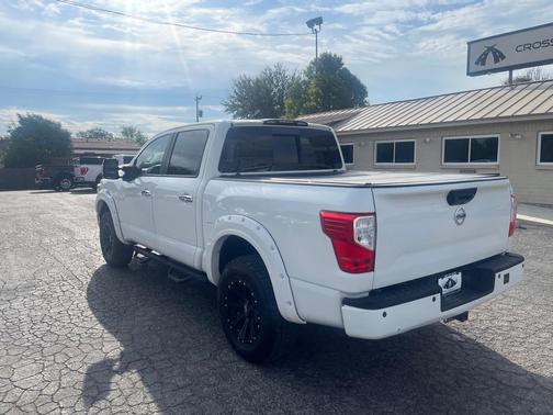 2018 Nissan Titan SV