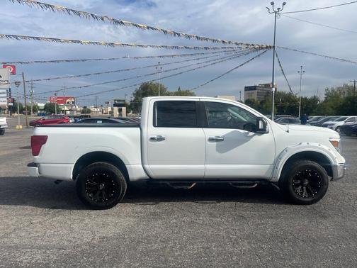 2018 Nissan Titan SV