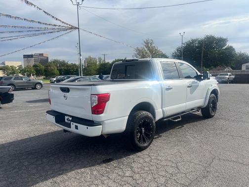 2018 Nissan Titan SV