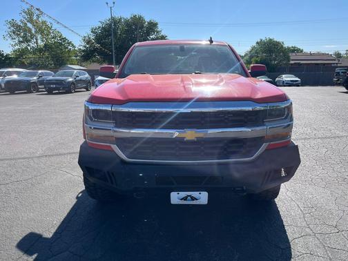 RED 2018 Chevrolet Silverado 1500 1LT