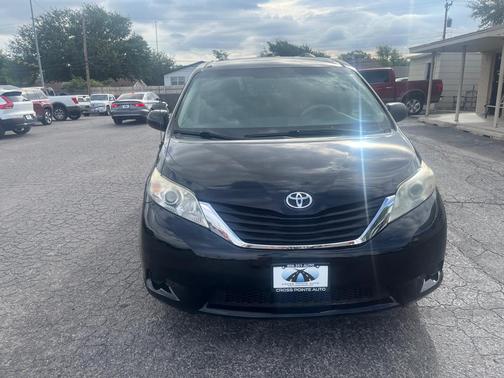 2012 Toyota Sienna LE
