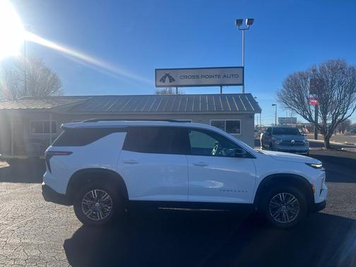 2025 Chevrolet Traverse LT