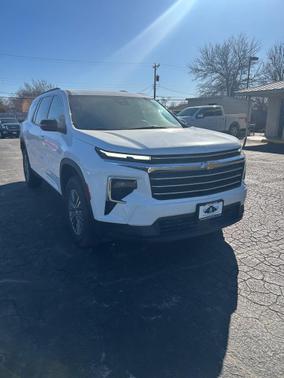 2025 Chevrolet Traverse LT