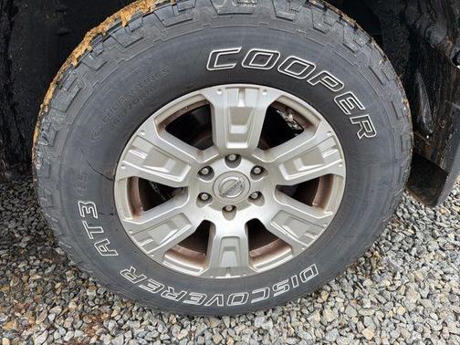 2017 Nissan Titan SV