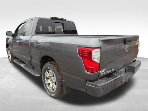 2017 Nissan Titan SV