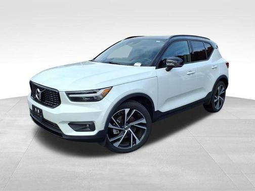 2019 Volvo XC40 T4 R-Design