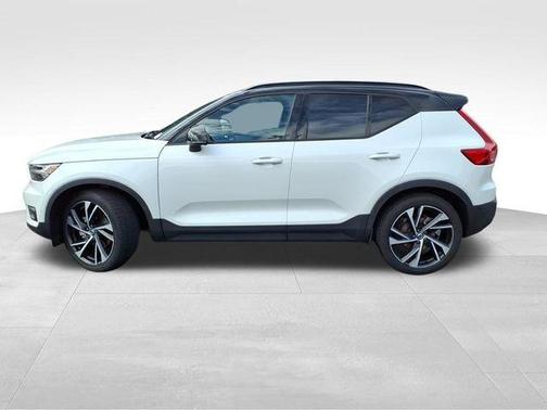 2019 Volvo XC40 T4 R-Design