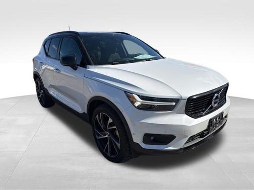 2019 Volvo XC40 T4 R-Design