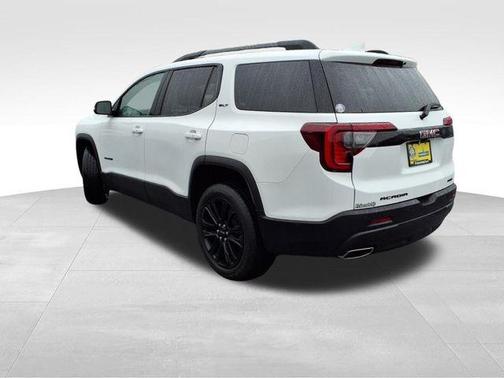 2022 GMC Acadia SLT