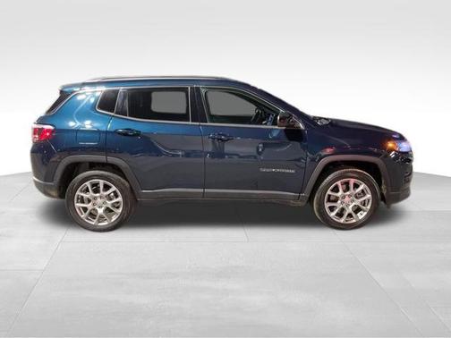 2024 Jeep Compass Latitude Lux
