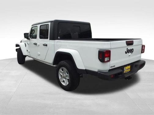 2022 Jeep Gladiator Sport
