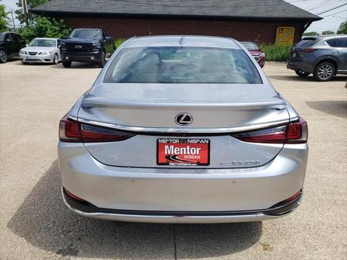 2022 Lexus ES 250 Base