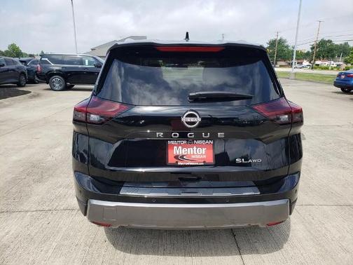 2024 Nissan Rogue SL