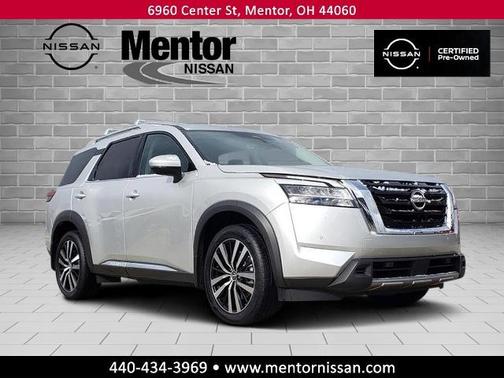 2023 Nissan Pathfinder Platinum