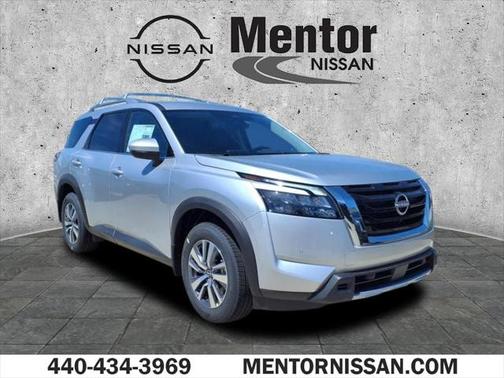 2025 Nissan Pathfinder SL 4WD