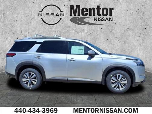 2025 Nissan Pathfinder SL 4WD