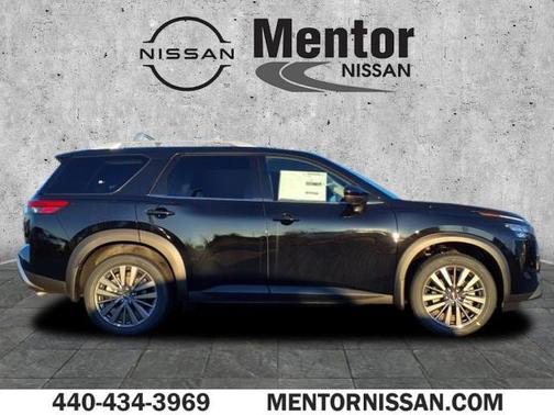 2025 Nissan Pathfinder SL 4WD