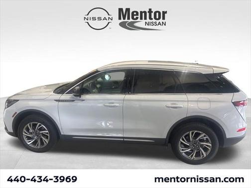 2025 Lincoln Corsair Premiere