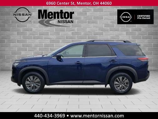 2025 Nissan Pathfinder SV