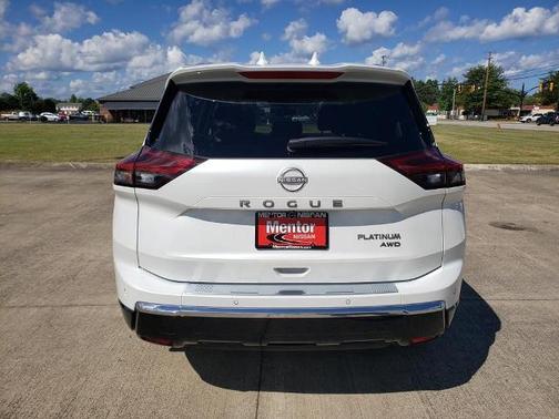 2025 Nissan Rogue Platinum