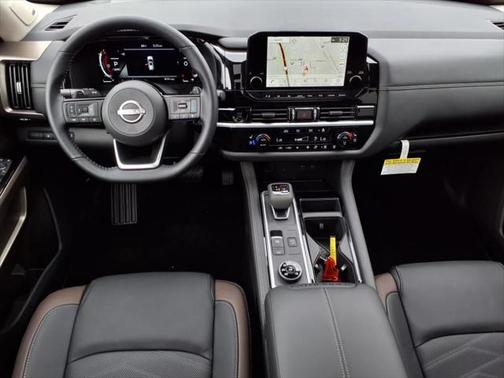 2025 Nissan Pathfinder Platinum 4WD