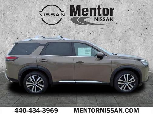 2025 Nissan Pathfinder Platinum 4WD