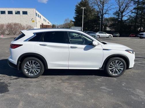 2025 INFINITI QX50 Luxe