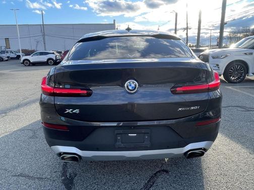 2022 BMW X4 xDrive30i